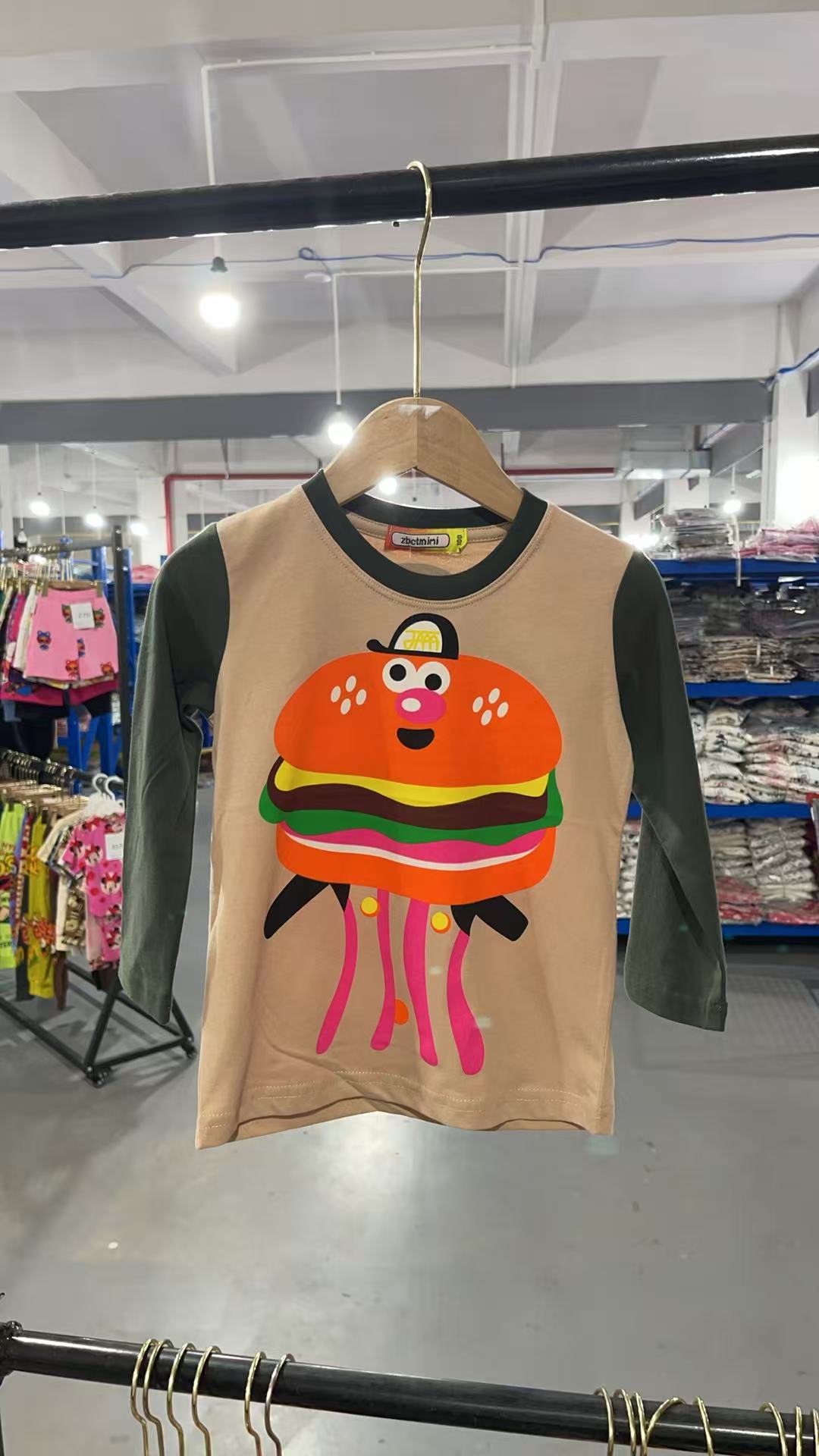 .376 长袖 水母汉堡长袖 卡其撞