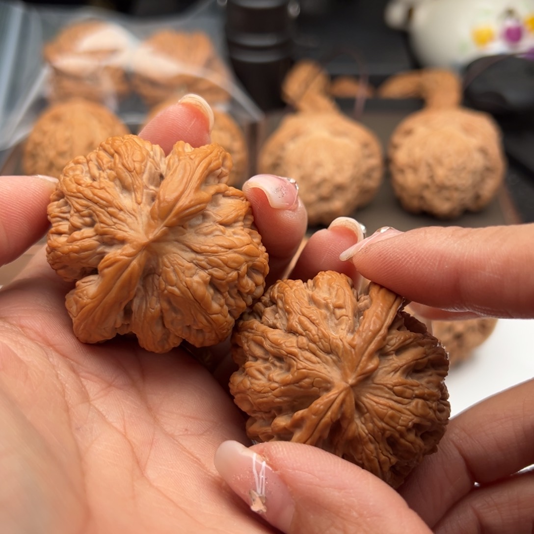 文玩核桃把件粗筋47