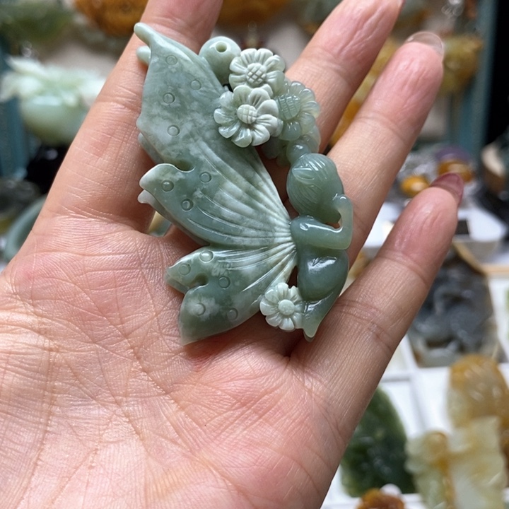 蛇纹石玉颈饰未镶嵌?***?