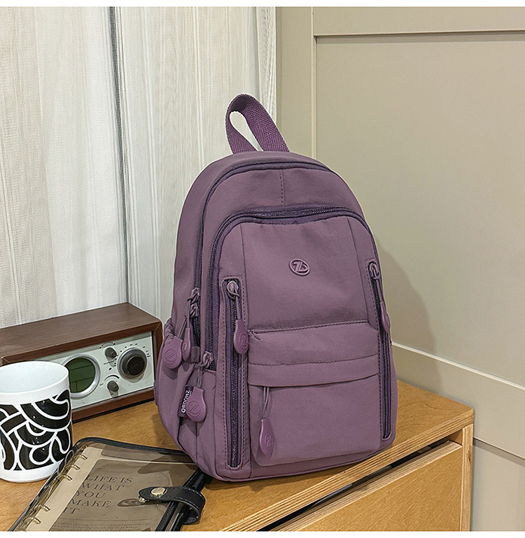 2025年新款休闲时尚轻便多功能背包