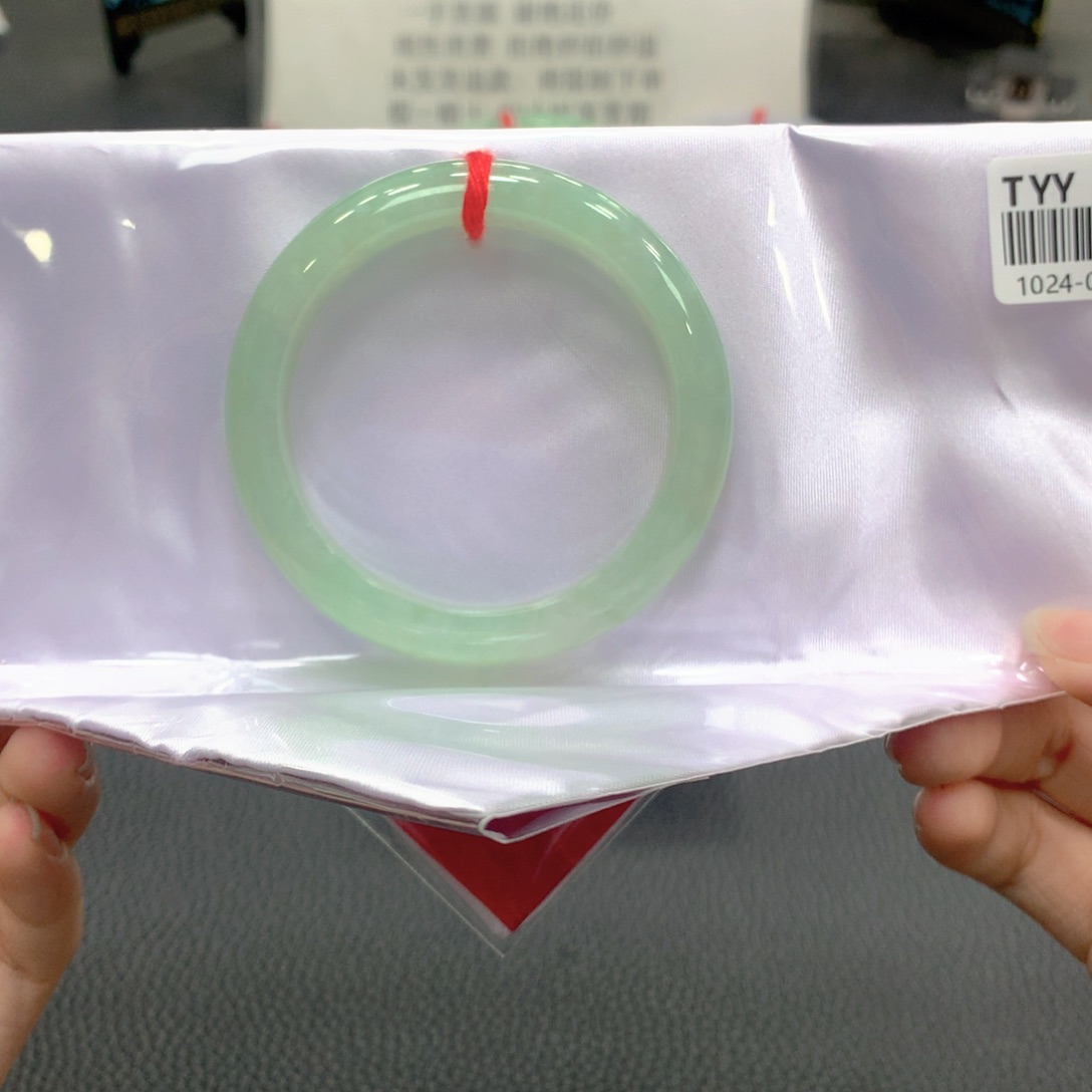 翡翠未镶嵌手镯26