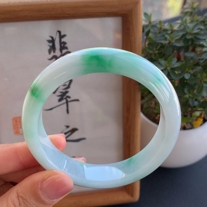 翡翠手镯未镶嵌翡翠手镯53