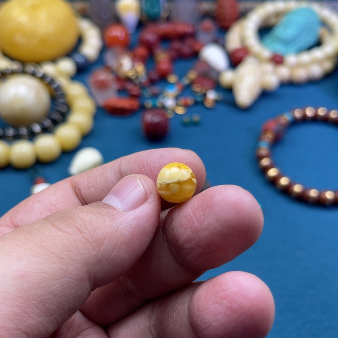 r***儿琥珀未镶嵌珠宝奇石17