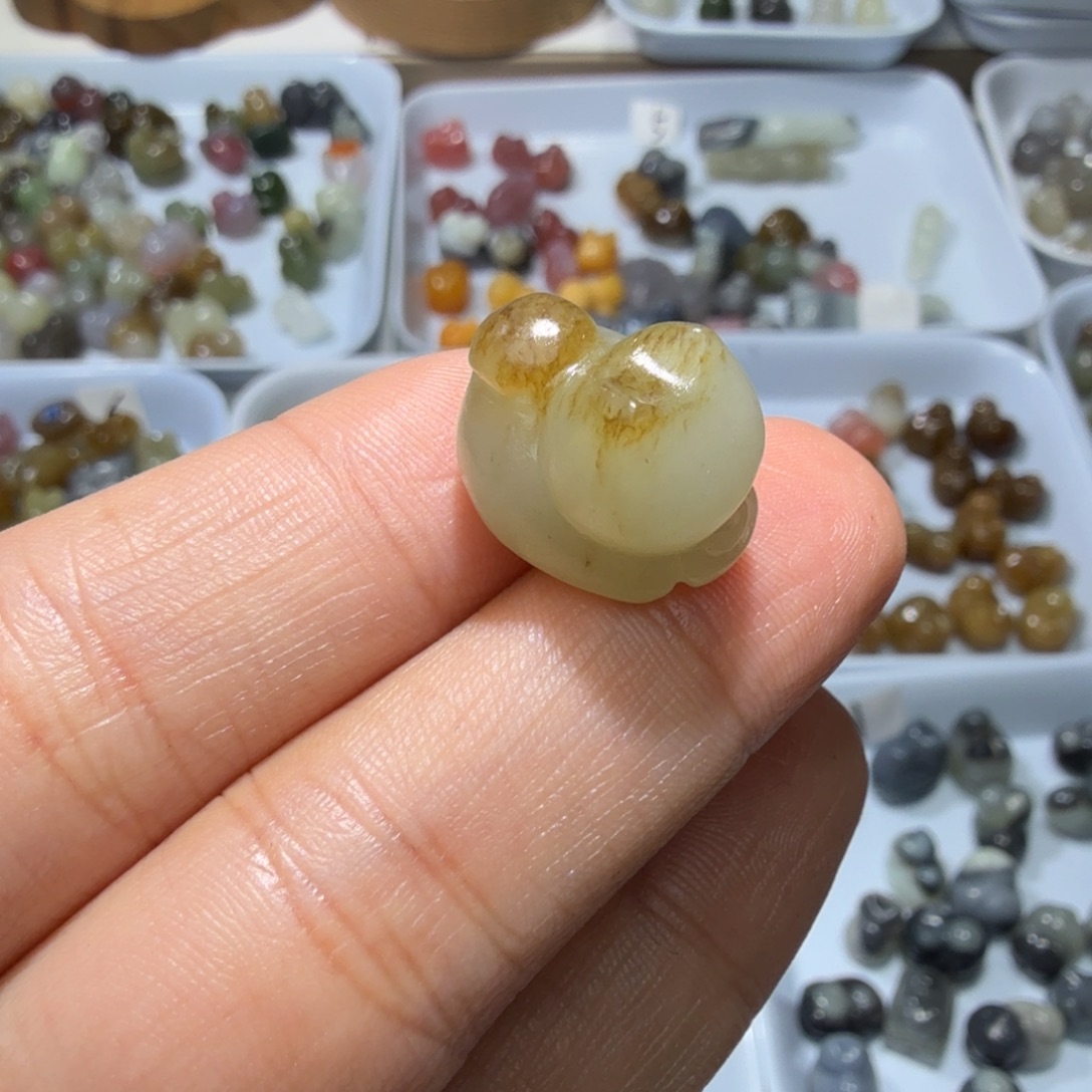 和田玉未镶嵌珠宝奇石