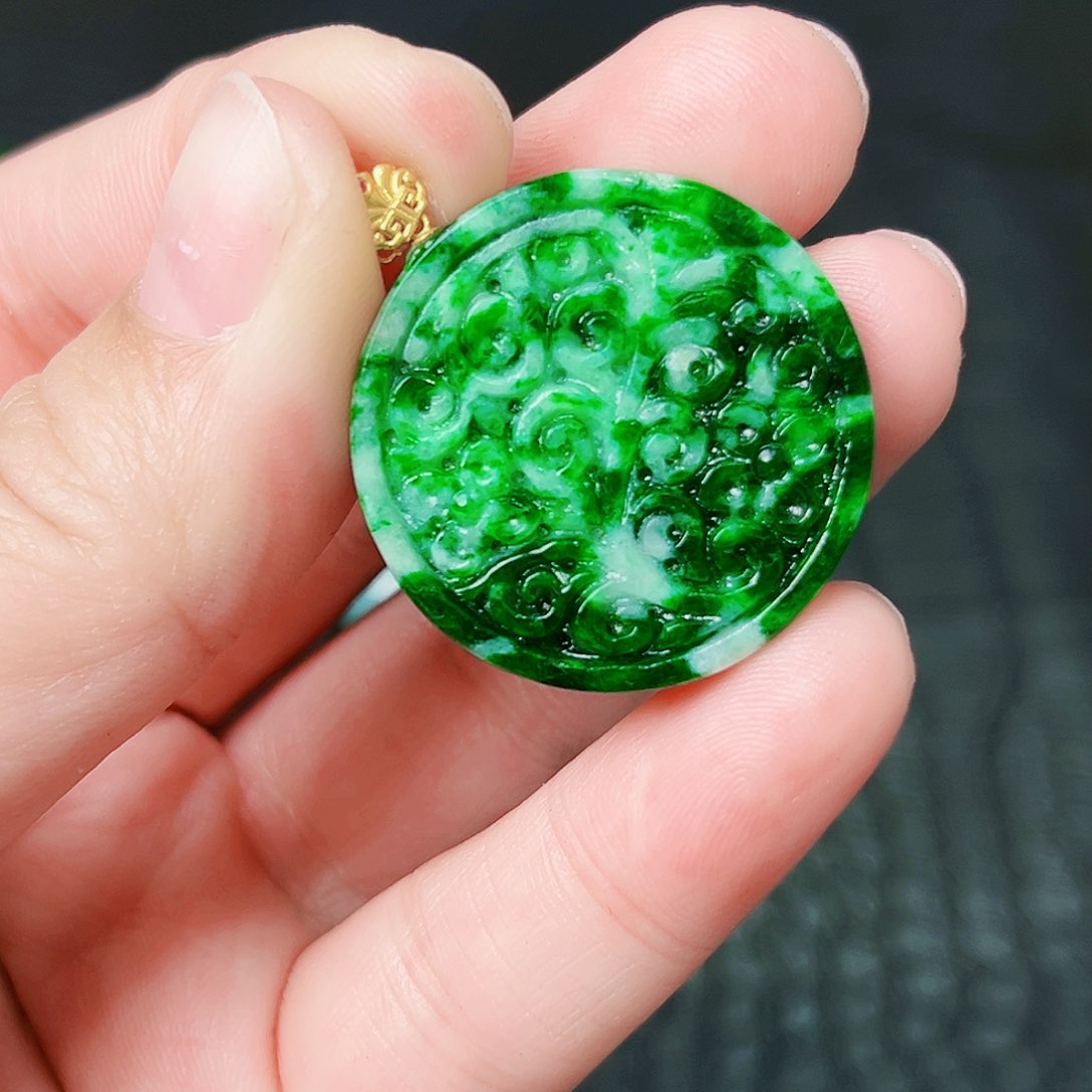 翡翠颈饰18K金镶嵌吊坠