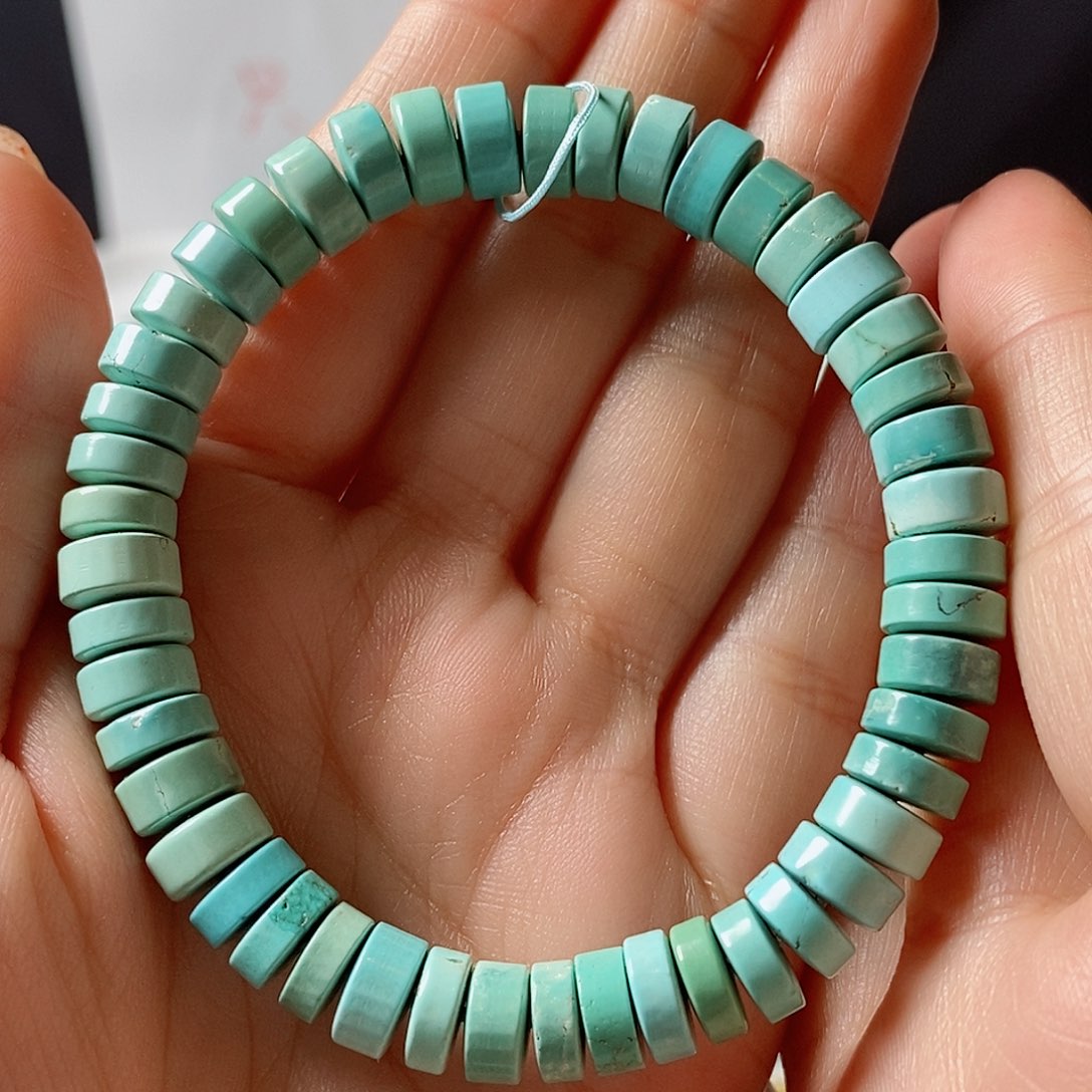 绿松石颈饰未镶嵌