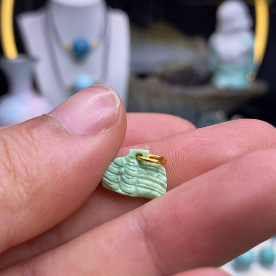 绿松石未镶嵌珠宝奇石