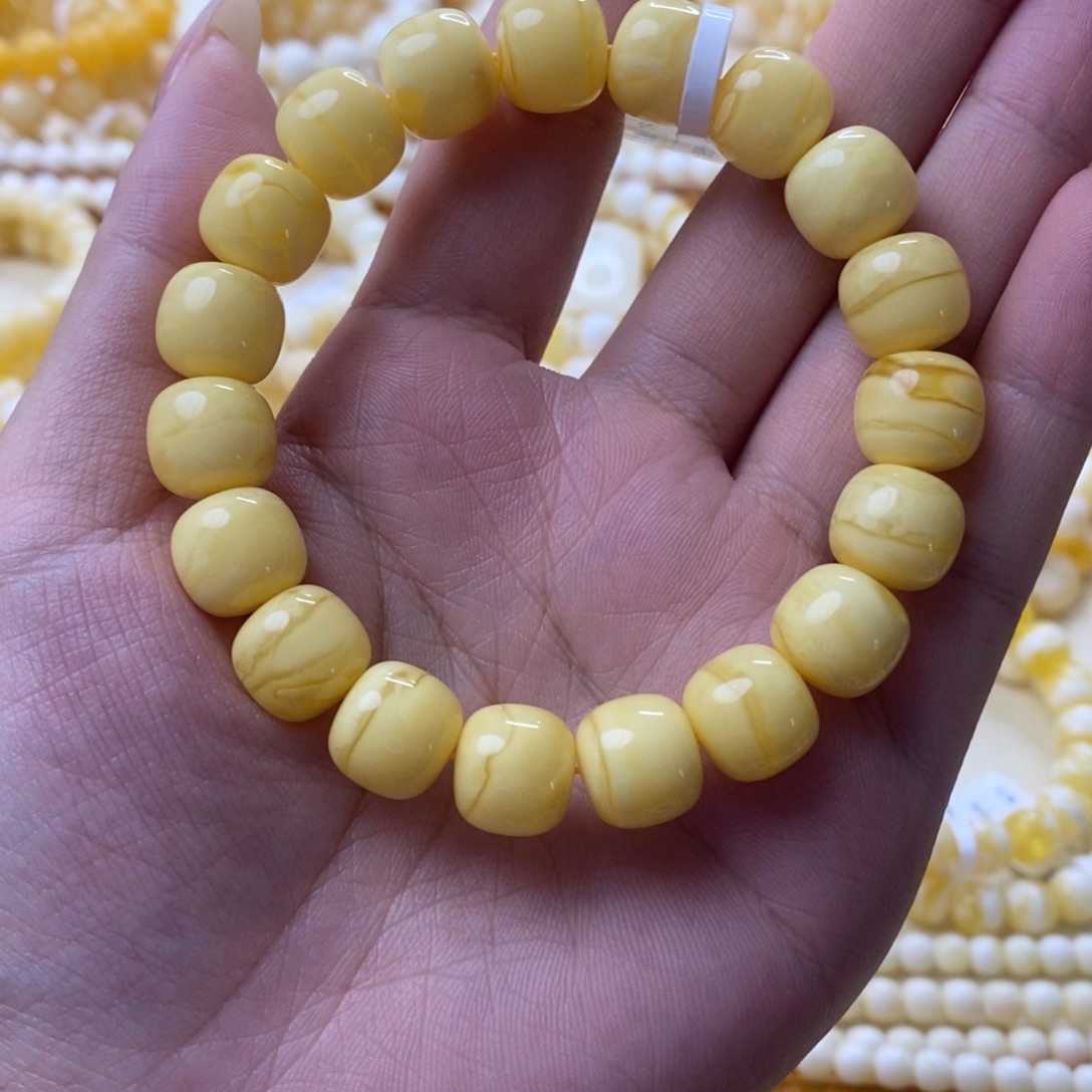 乌***司琥珀未镶嵌手串琥珀