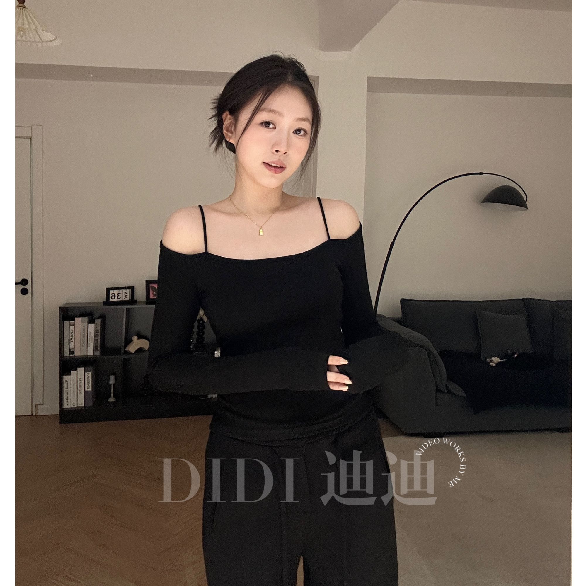 【迪迪】肩线长袖T秋冬长袖橡皮筋不漏超有安全感低胸显瘦上衣气质