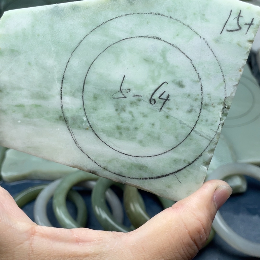 独山玉未镶嵌珠宝奇石定制手镯