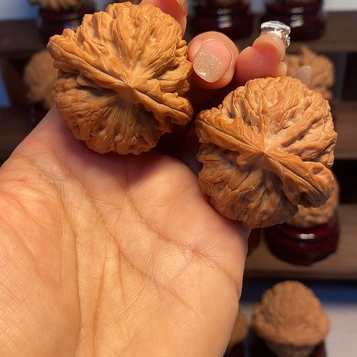 文玩核桃吊坠43红锦鲤