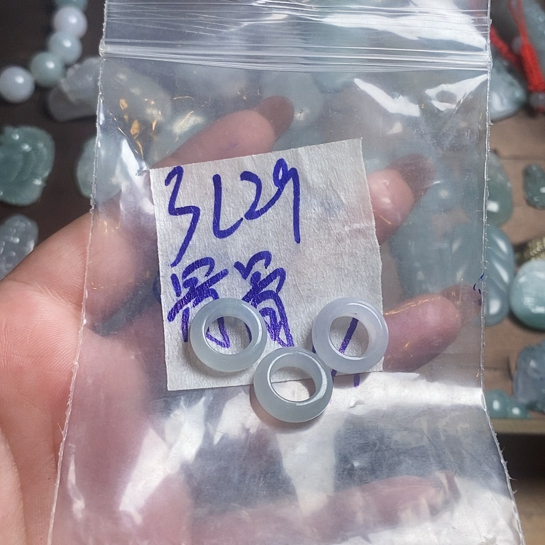 未镶嵌定制翡翠骨*