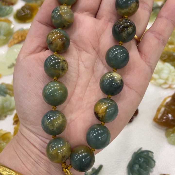 蛇纹石玉合金颈饰