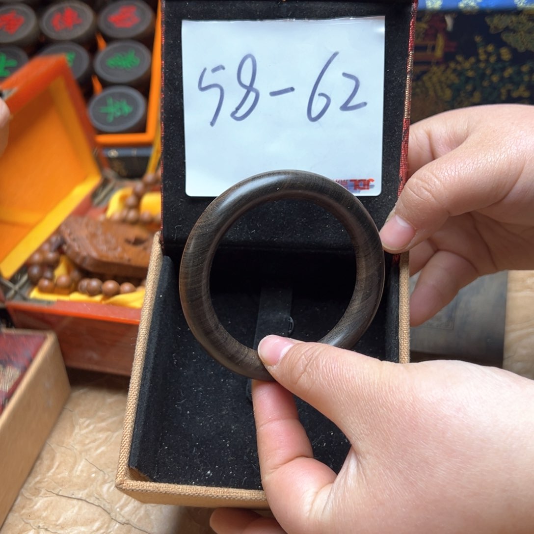 大叶紫檀（黑酸枝木类）