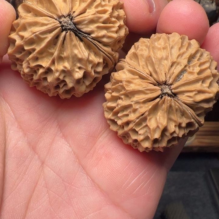 文玩核桃把件珍珠纹绣球39mm