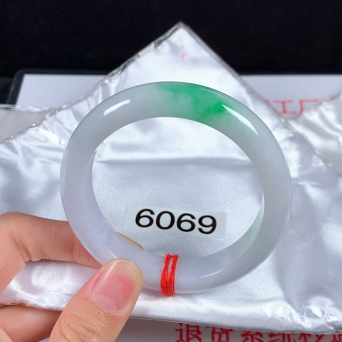 【闪购商品】翡翠手镯未镶嵌54圈口