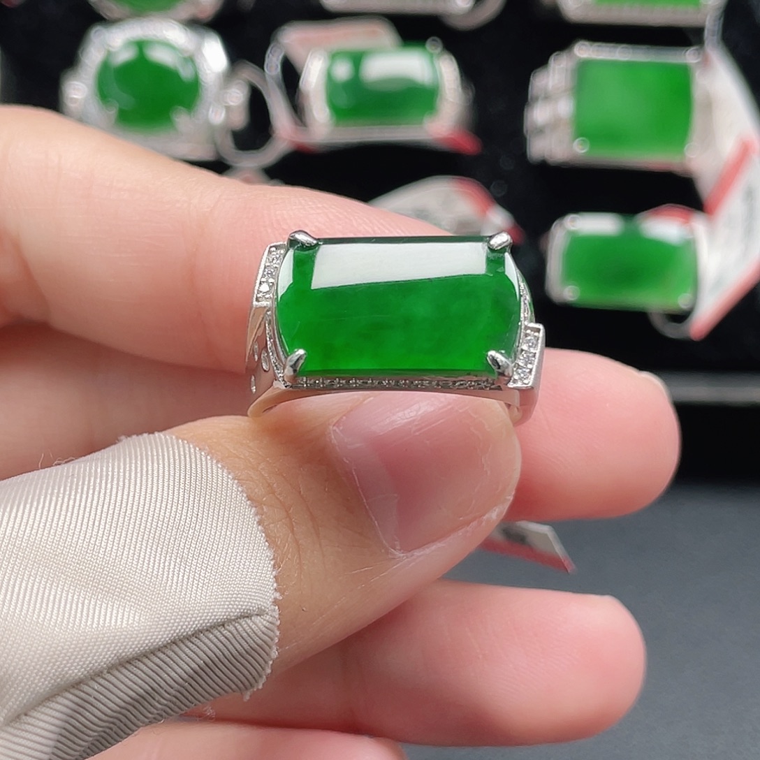 翡翠银S925镶嵌戒指天然A货翡翠没运费险4002