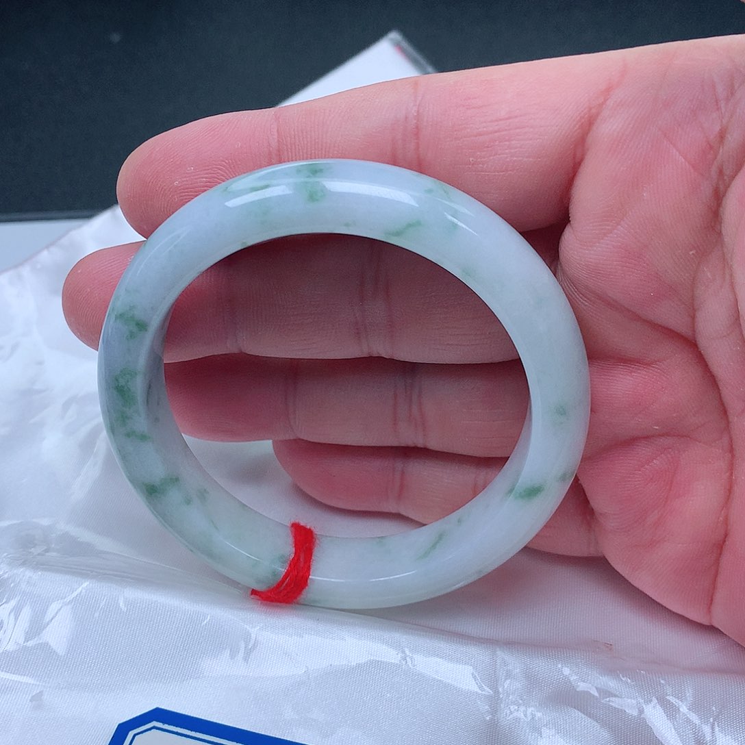 翡翠手镯未镶嵌57.5!!!!!!