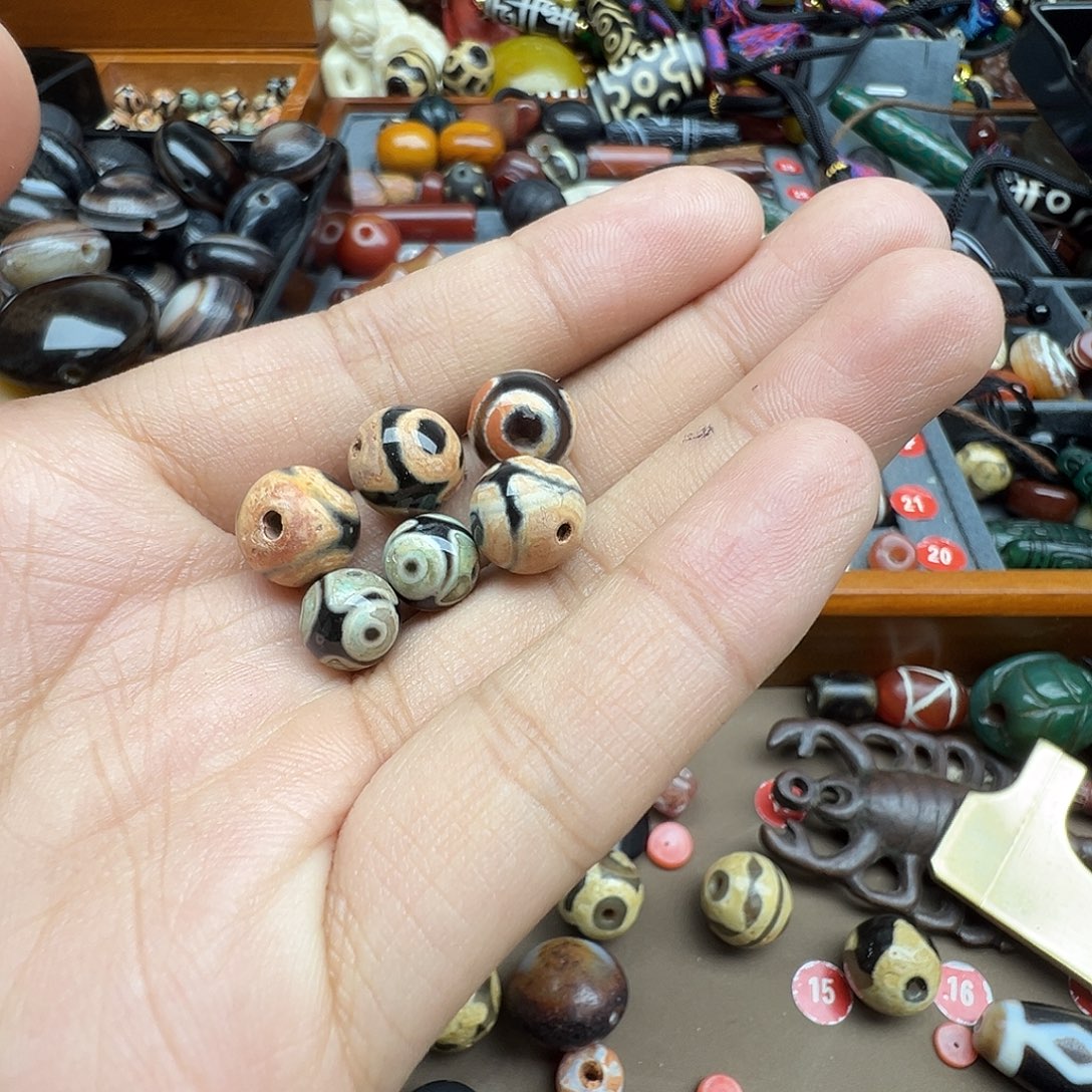 徐***哥玛瑙/玉髓未镶嵌珠宝半成品