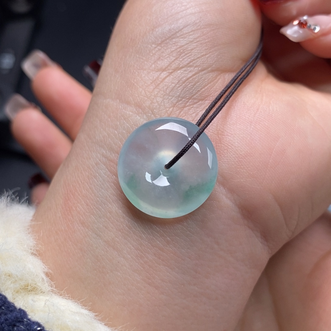 翡翠颈饰未镶嵌高冰中白底飘绿花起胶细腻肉扣20.3-6