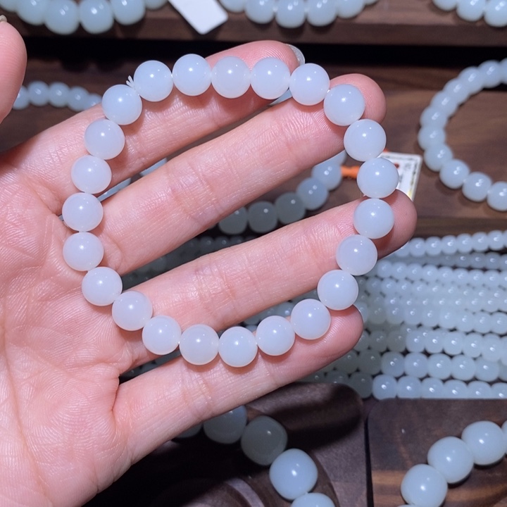 C***子和田玉（青玉）未镶嵌手链