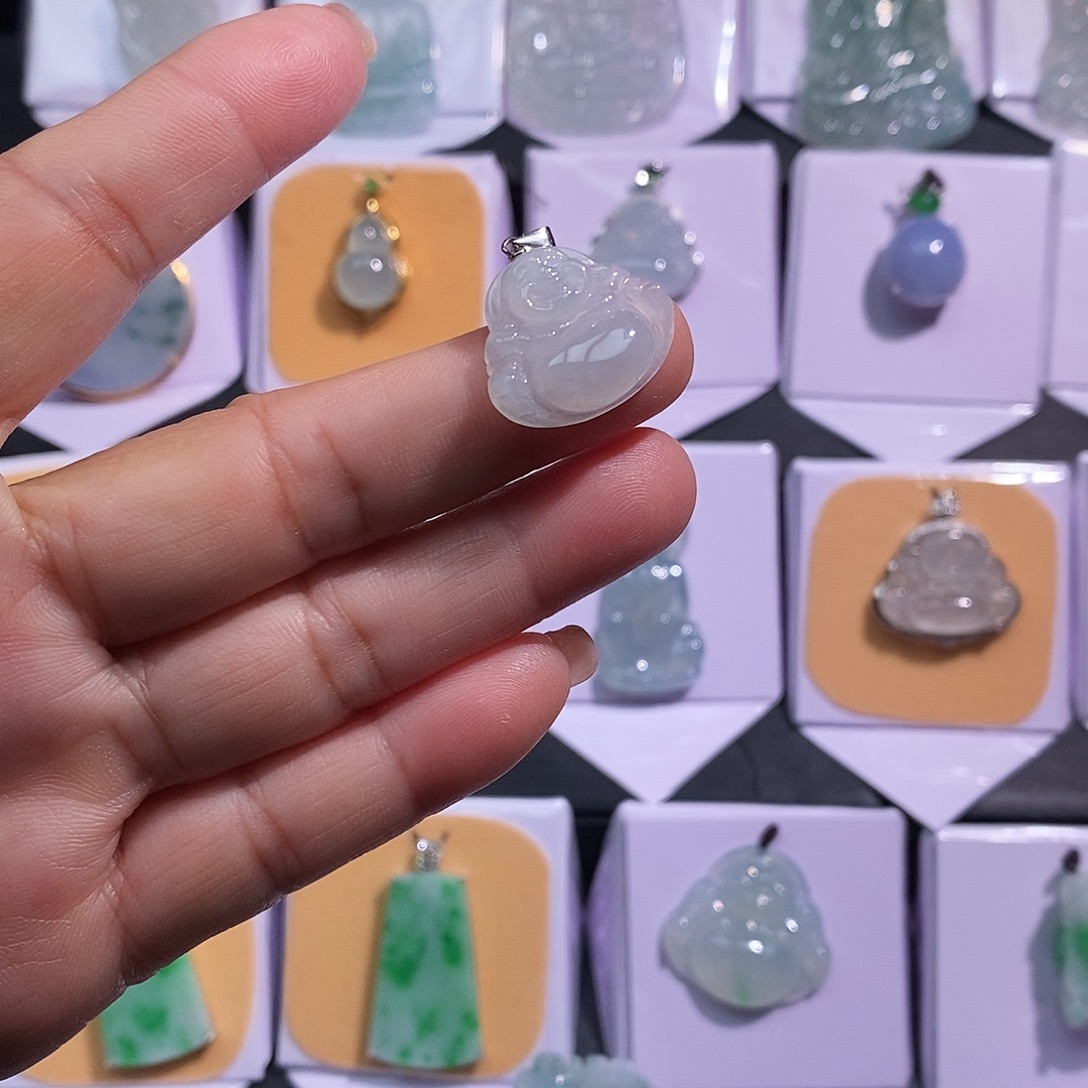 翡翠银S925镶嵌颈饰佛