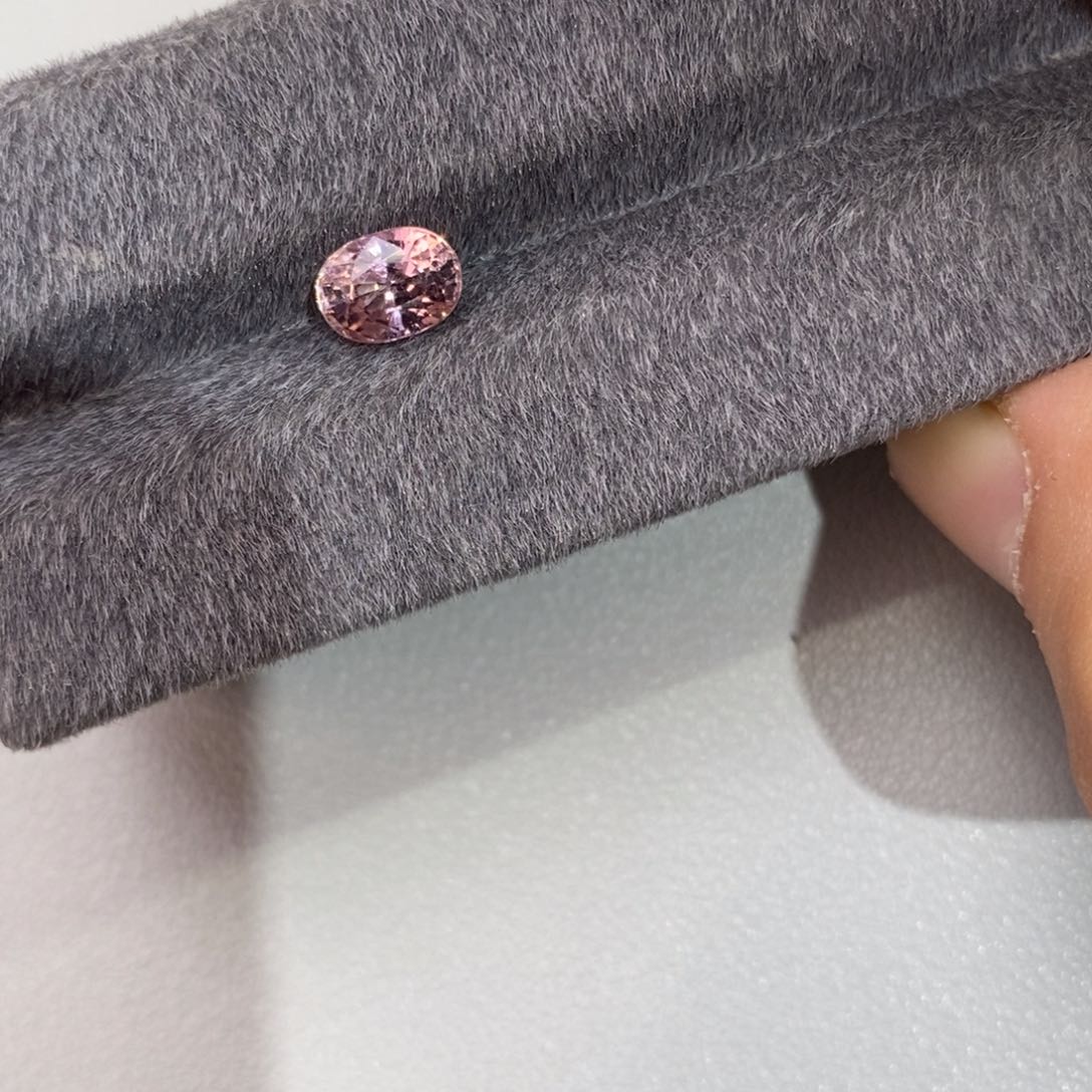 碧玺裸石未镶嵌1.54克拉