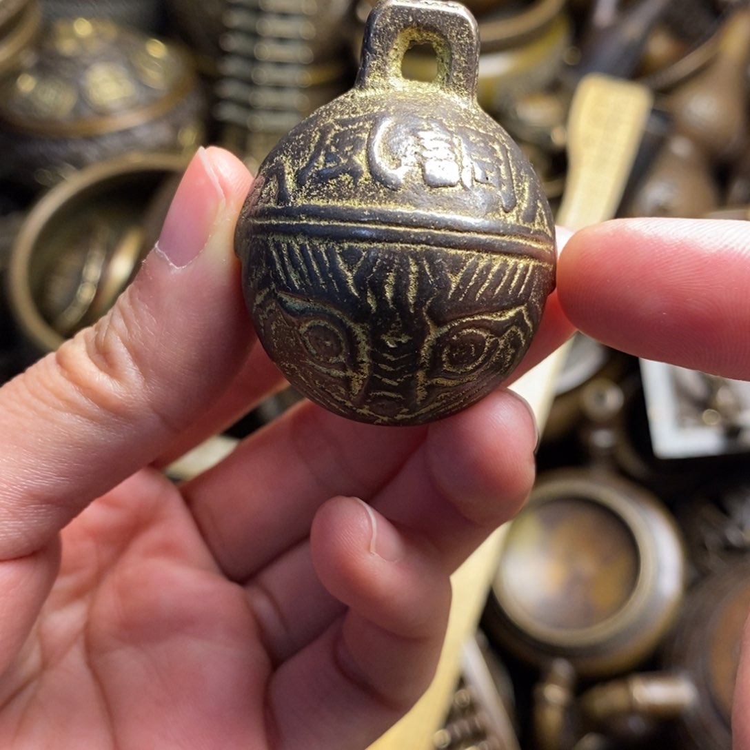 精美铜器做工精良