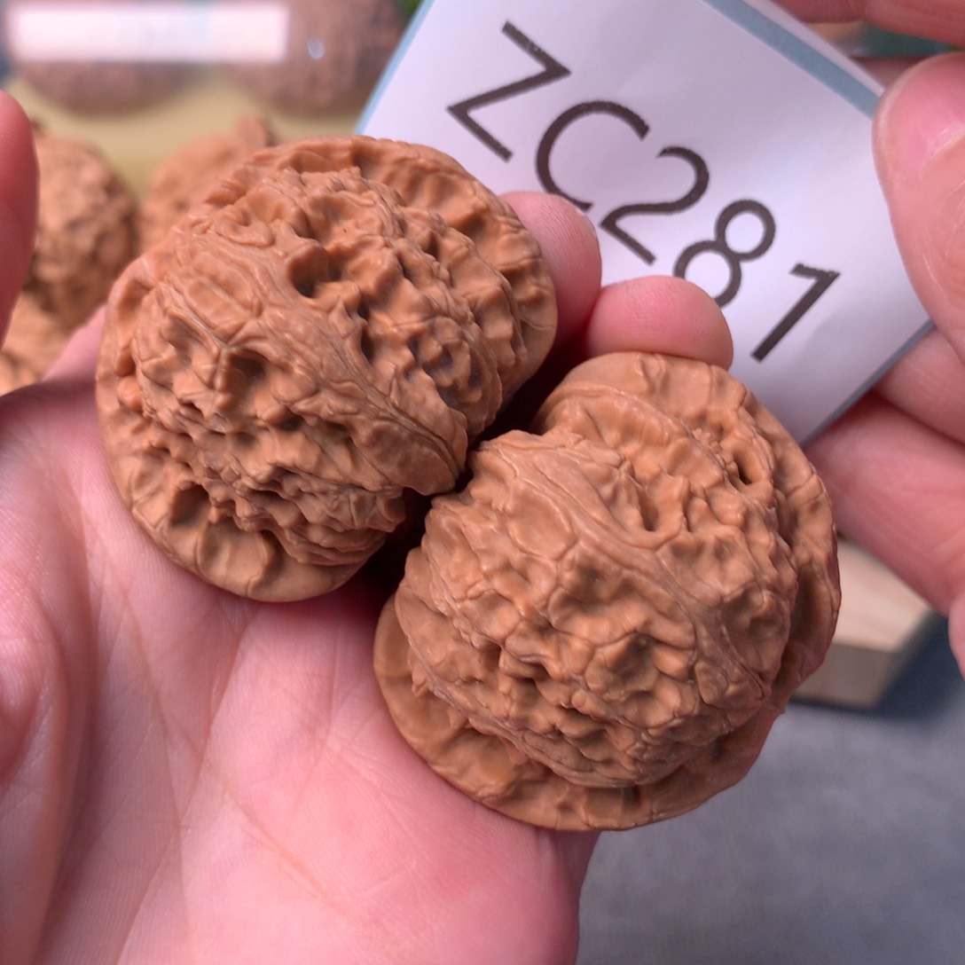 文玩核桃把件红皮球白43