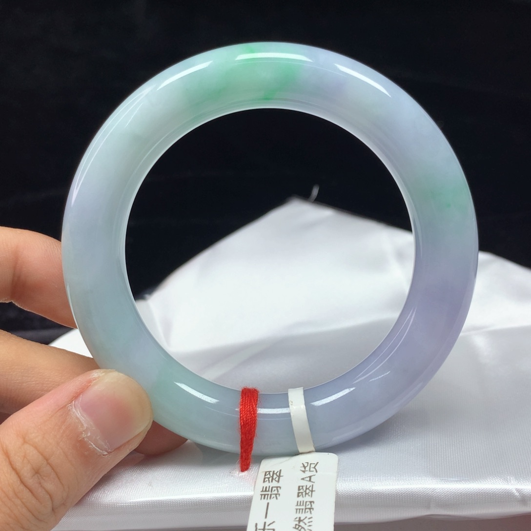 翡翠手镯（圆镯）未镶嵌55.6