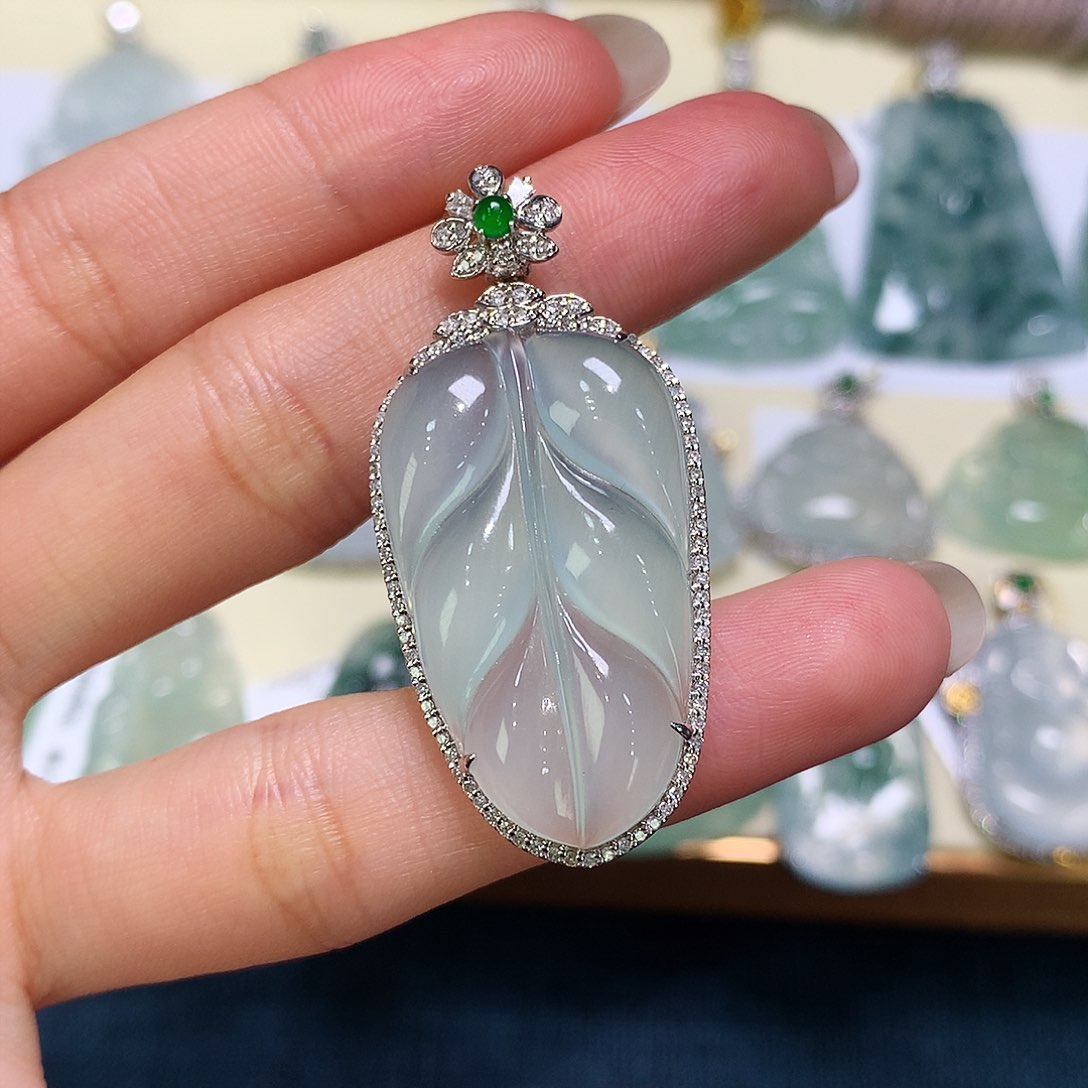 翡翠吊坠(不含链)18K金镶嵌