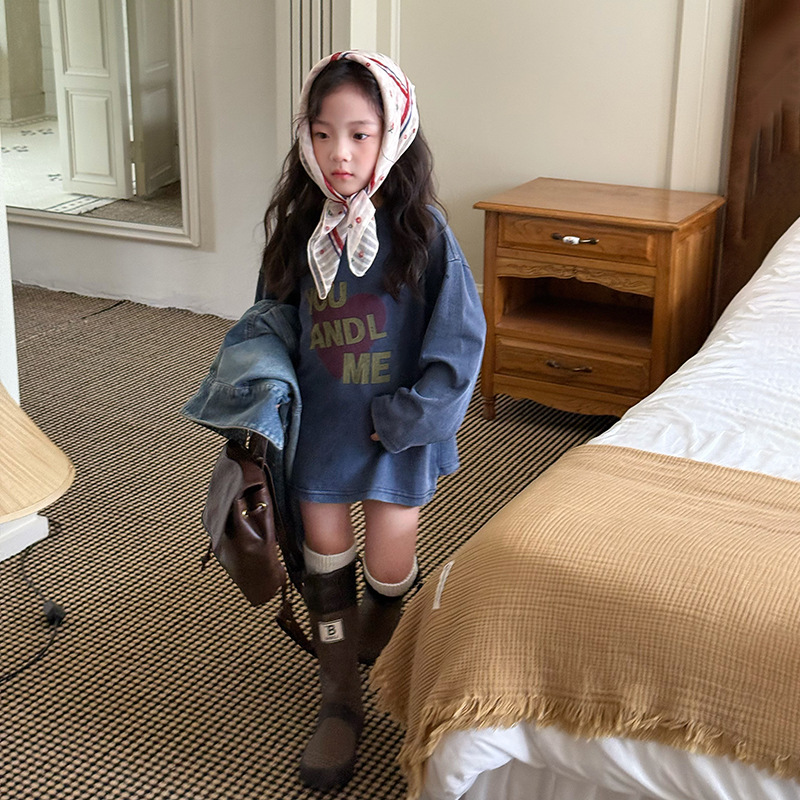 【新品】儿童秋韩版洗褪工艺长袖T恤女童爱心字母打底衫潮25F057