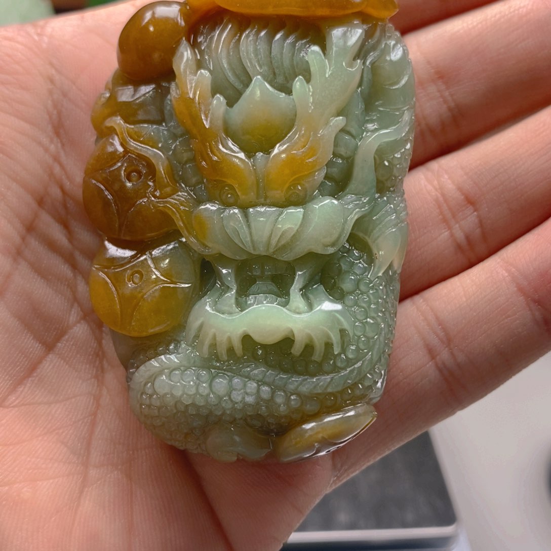 和田玉颈饰未镶嵌天***红