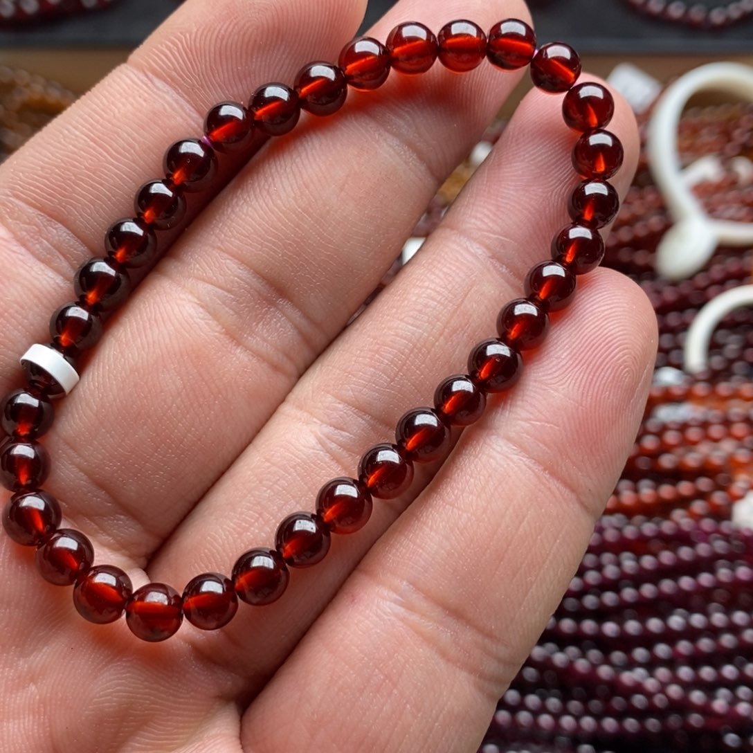 石榴石手链未镶嵌5.5mm毕业级血 珀红