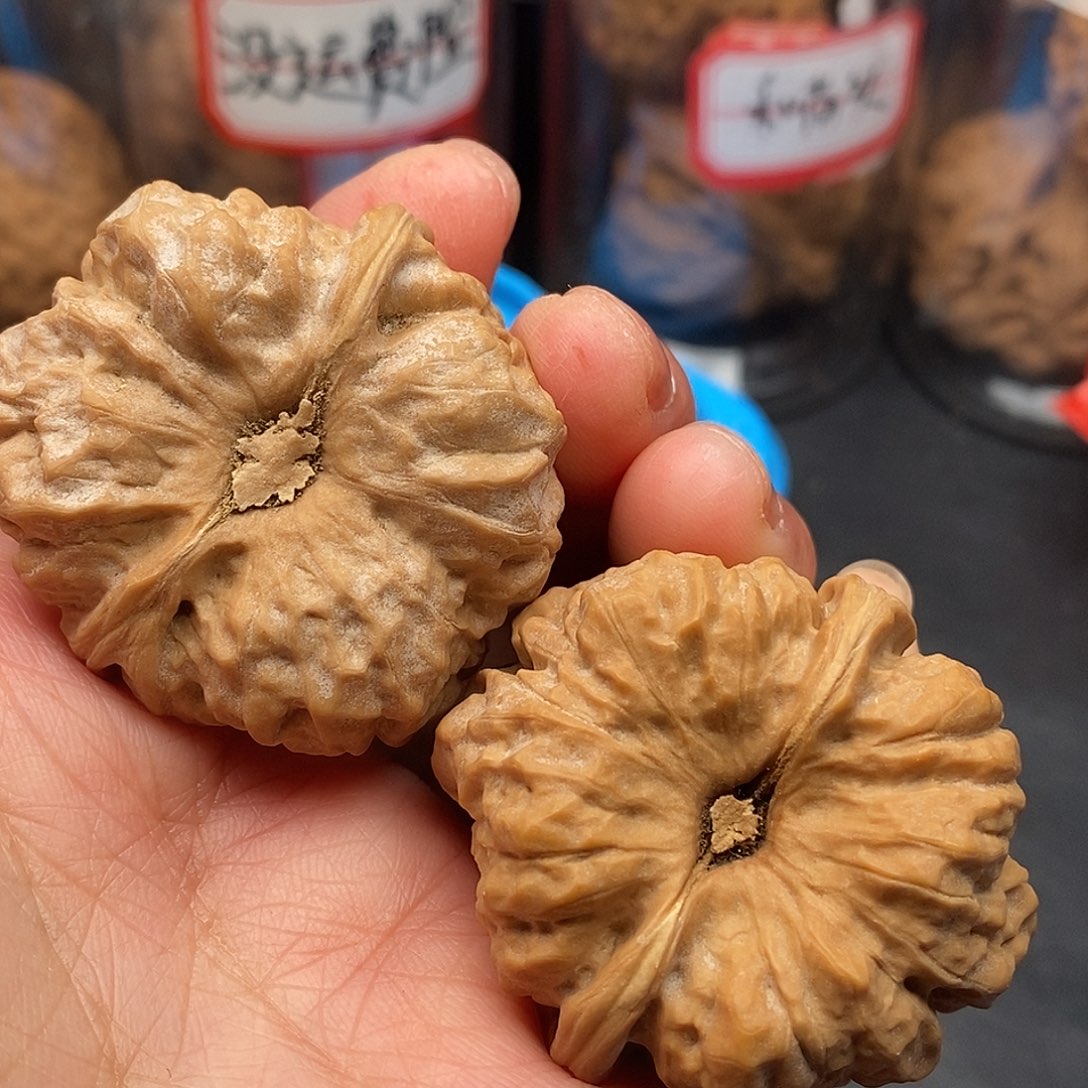 文玩核桃把件老**枥40.5蛤蟆头