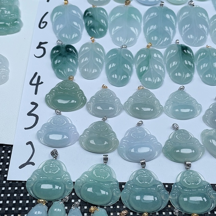 翡翠颈饰未镶嵌天然翡翠吊坠