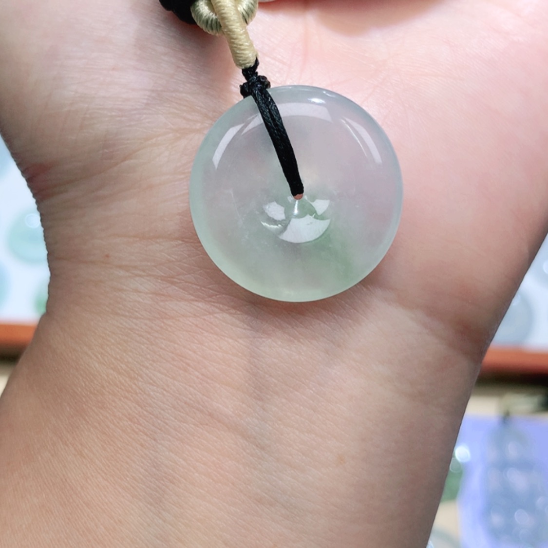 【闪购商品】翡翠颈饰未镶嵌平安扣