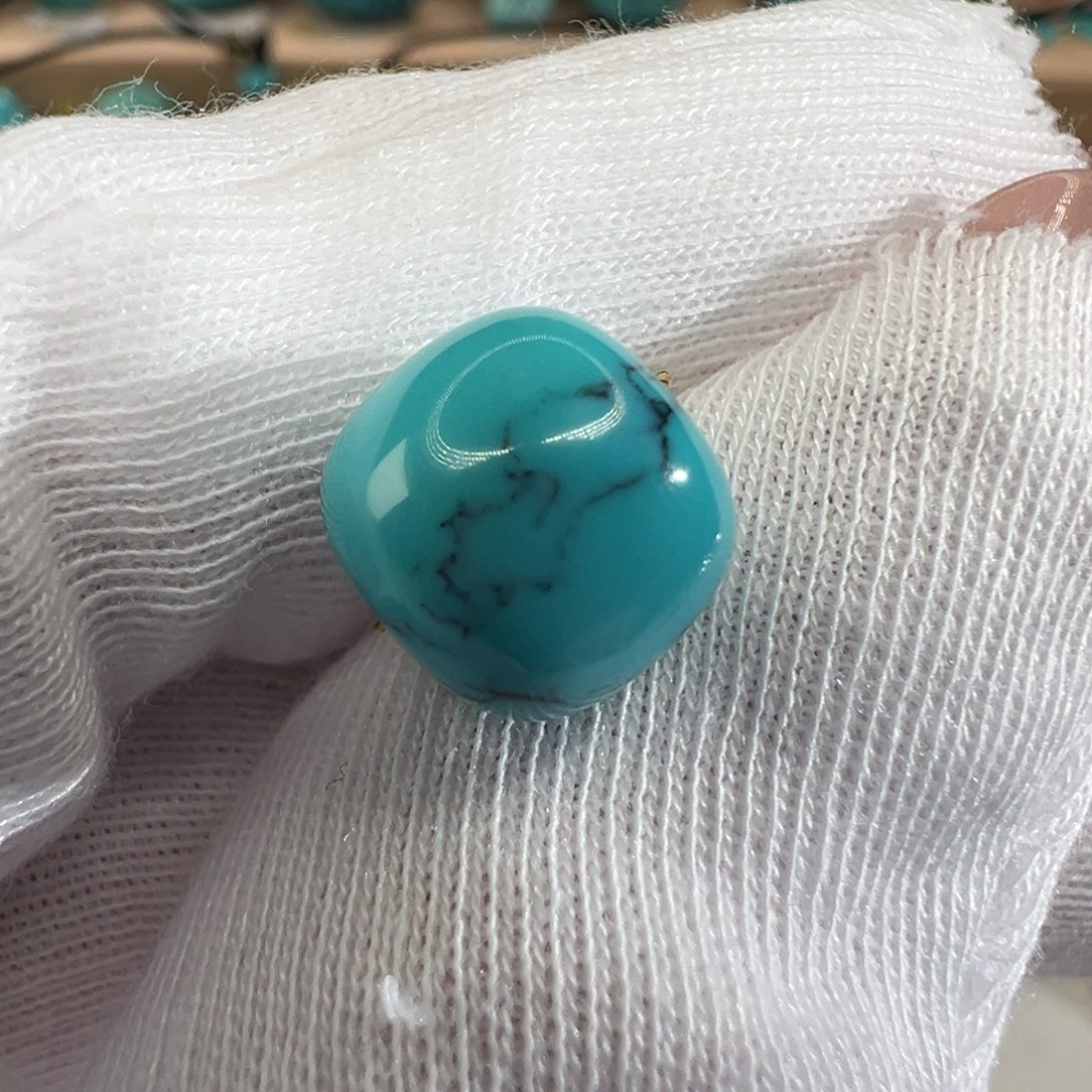 绿松石配饰未镶嵌