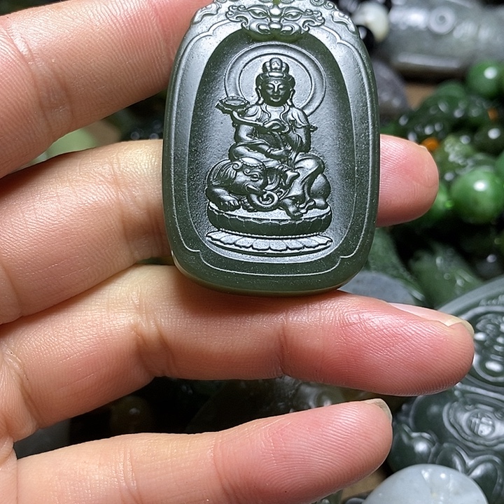 和田玉未镶嵌颈饰