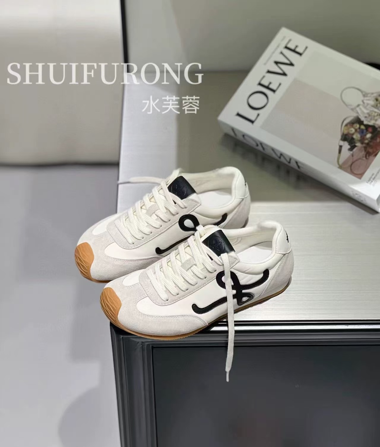 886-110丑萌德训鞋高定版复古阿甘鞋平底运动鞋