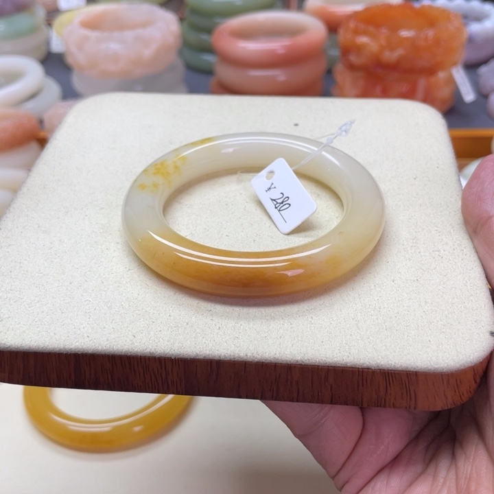 未镶嵌石英岩玉珠宝奇石小****！