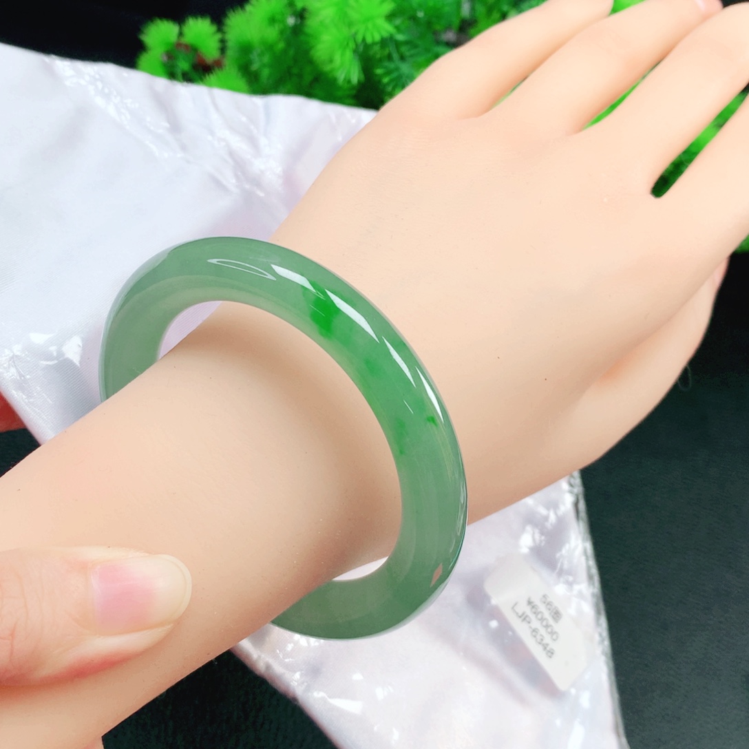 翡翠未镶嵌手镯56圈