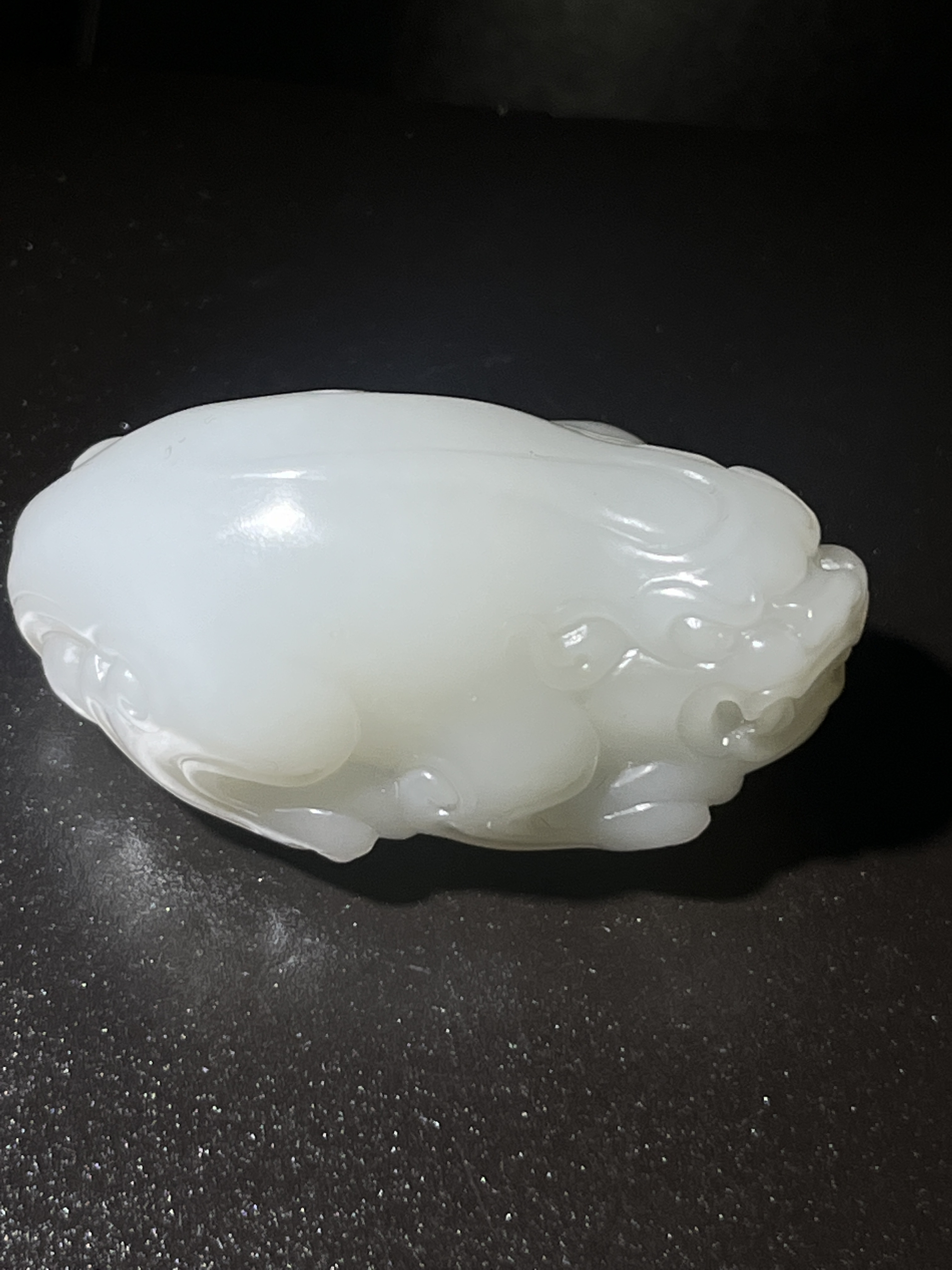 新疆和田玉貔貅挂件油性十足料子老熟