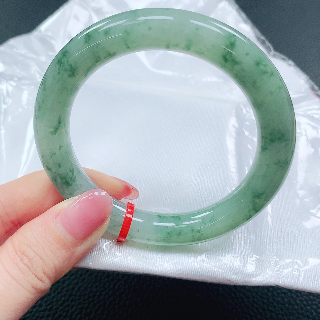 翡翠未镶嵌手镯54圈
