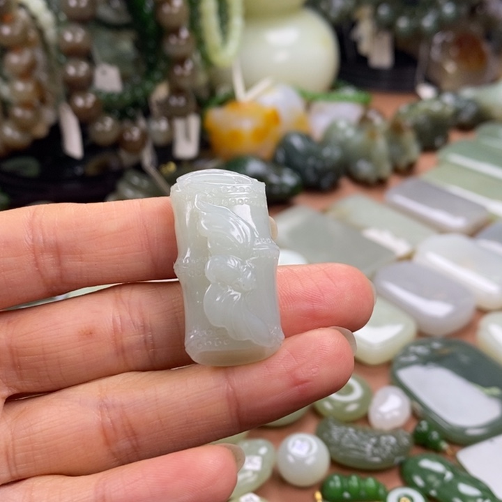 和田玉未镶嵌颈饰予