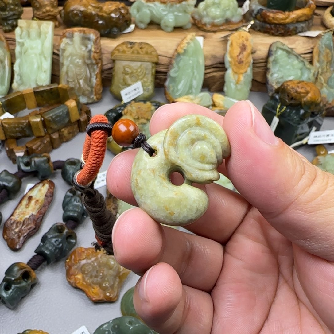 岫岩河磨玉（透闪石质玉）未镶嵌珠宝奇石