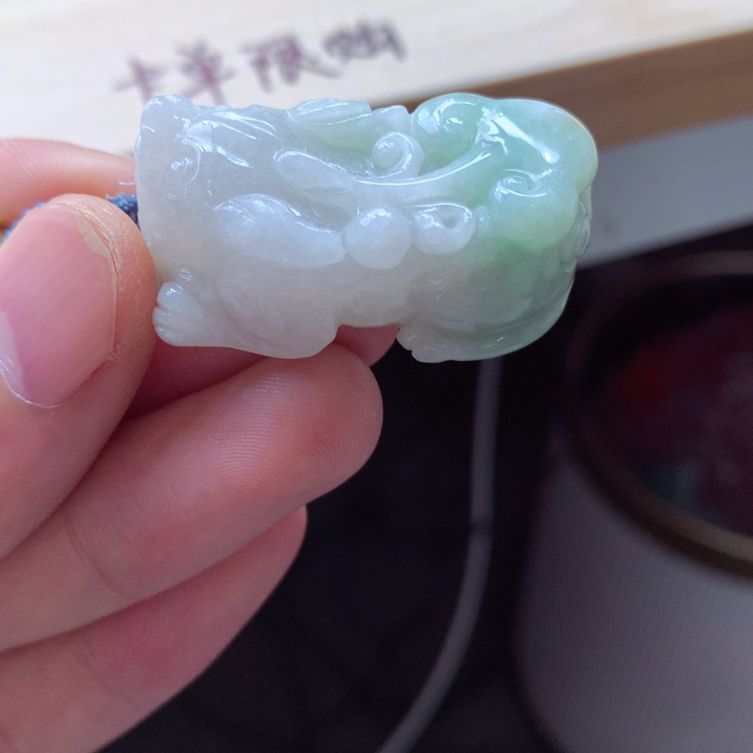 翡翠颈饰未镶嵌吊坠