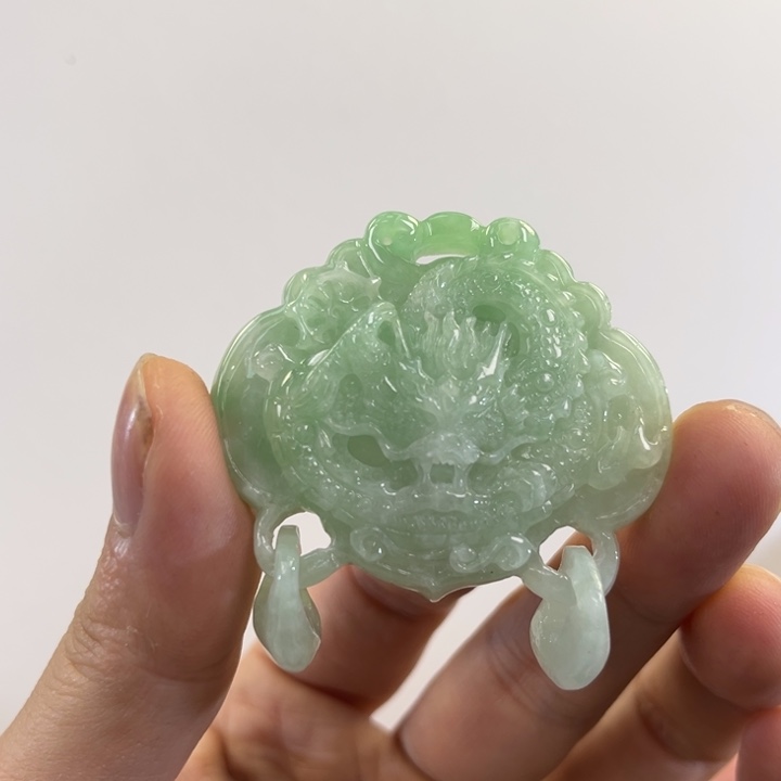 翡翠吊坠(赠链)未镶嵌代编织