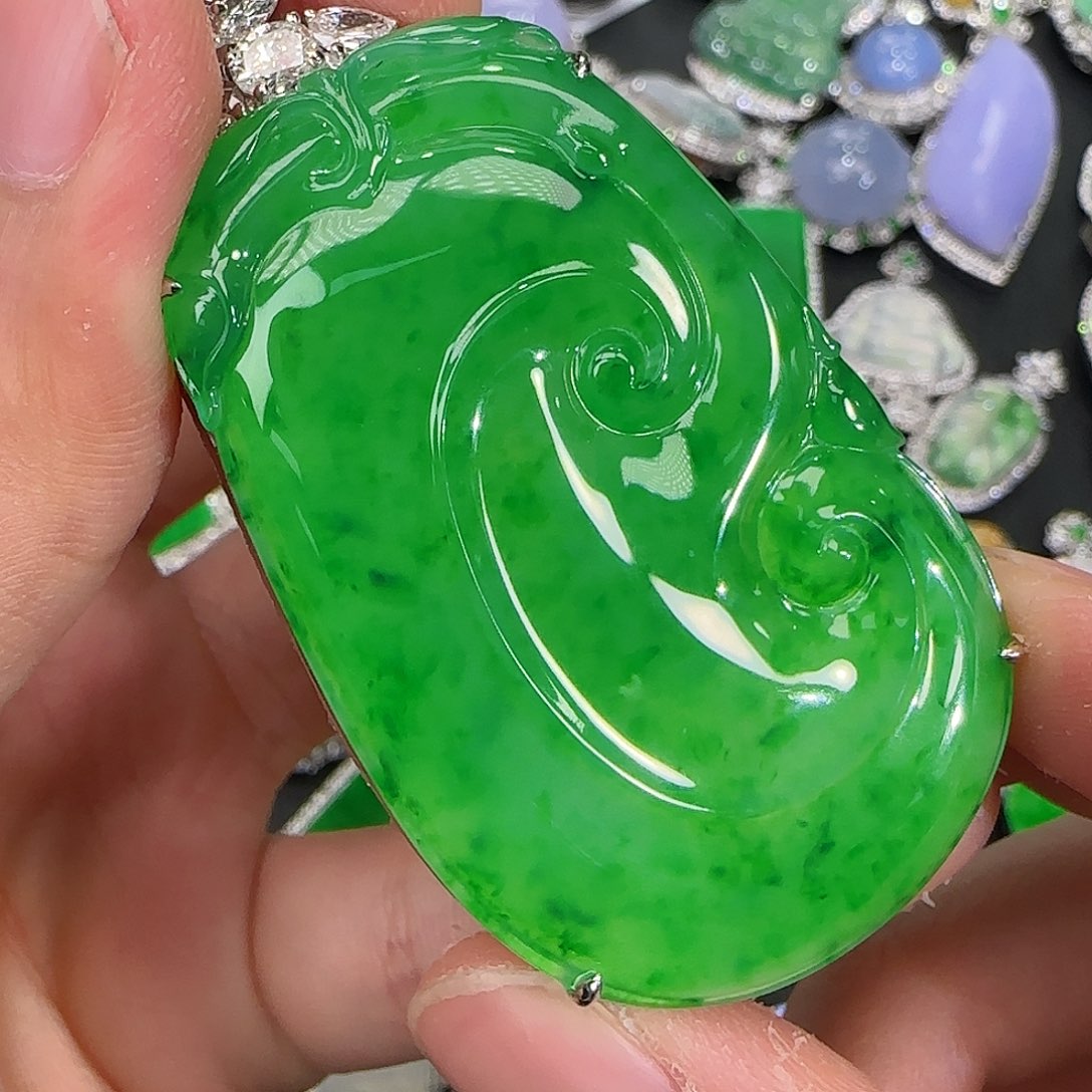 翡翠颈饰18K金镶嵌天然翡翠