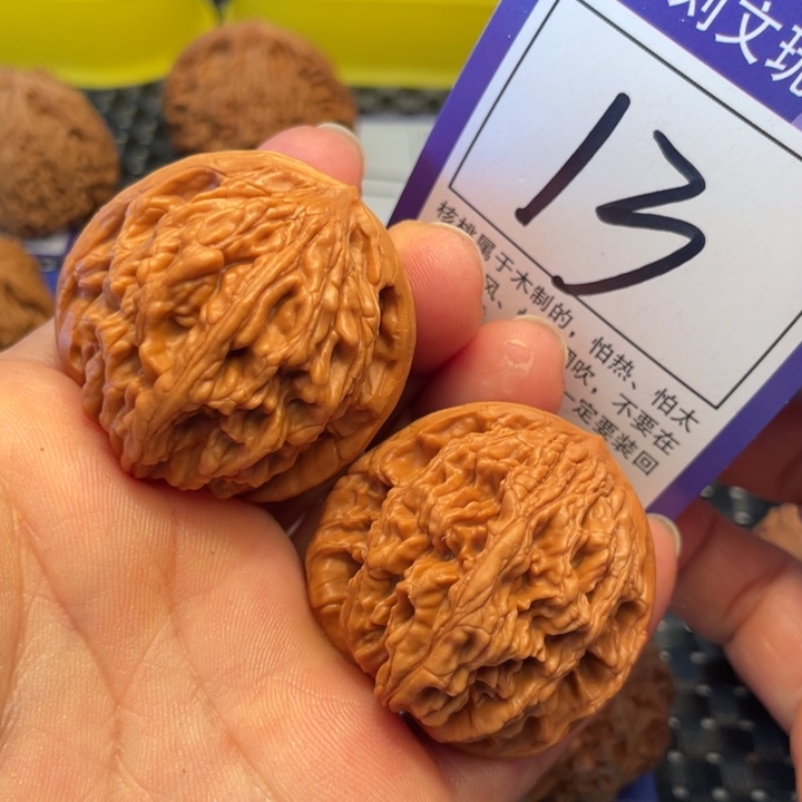 桃核把件40虎头13。。。。。。。。。